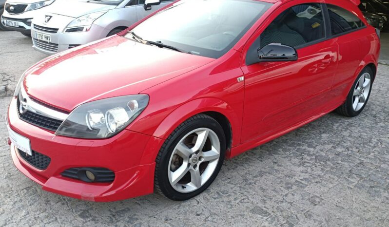 OPEL ASTRA GTC 1.9 CDTI 120 CV lleno