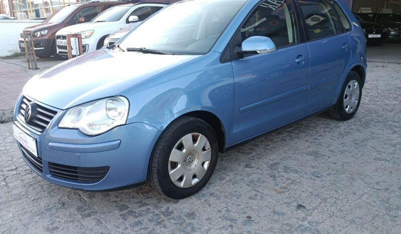 VOLKSWAGEN POLO 1.4 70CV lleno