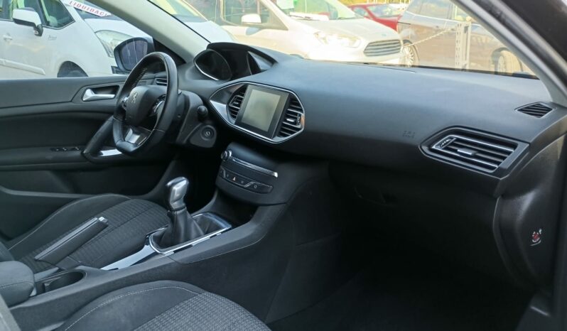 Peugeot 308 1.2i e-THP Style 110cv lleno