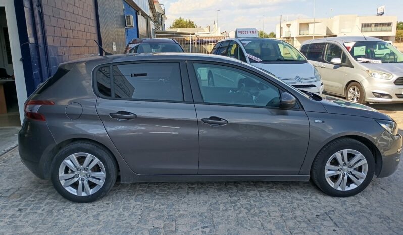 Peugeot 308 1.2i e-THP Style 110cv lleno