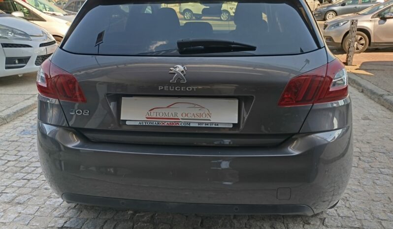Peugeot 308 1.2i e-THP Style 110cv lleno