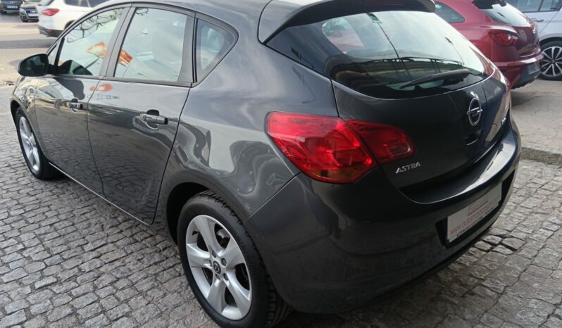 Opel Astra 1.7cdti Enjoy 110cv. lleno