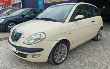 Lancia Ypsilon 1.4i Platinum 95cv Auto.