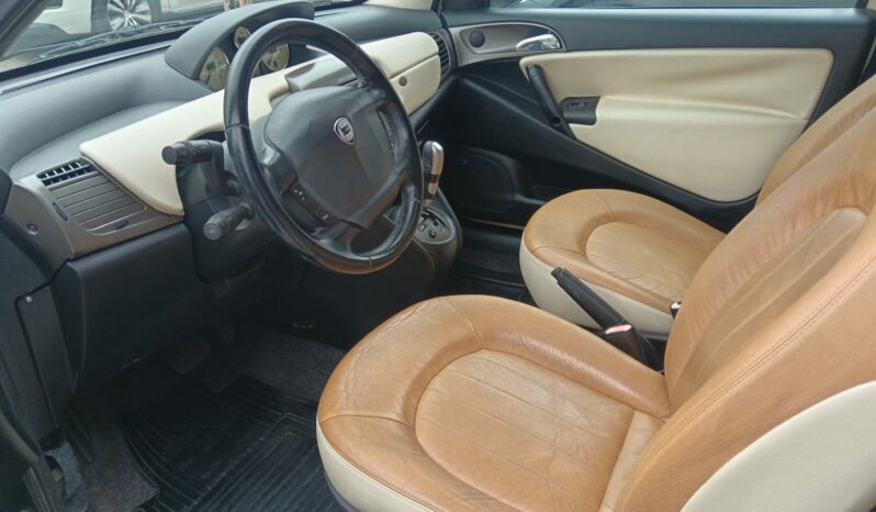 Lancia Ypsilon 1.4i Platinum 95cv Auto. lleno