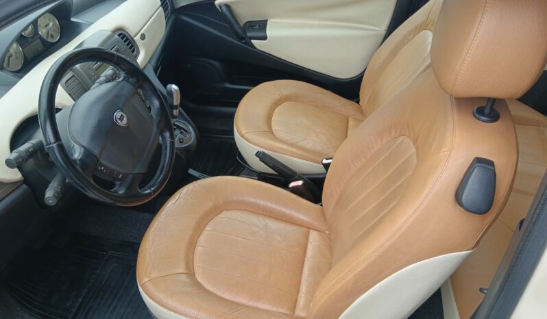 Lancia Ypsilon 1.4i Platinum 95cv Auto. lleno