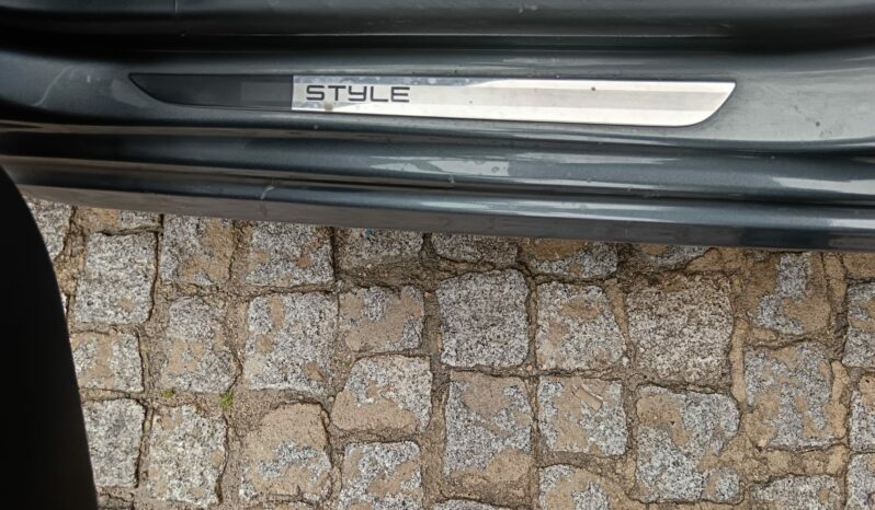 Peugeot 208 Style 85cv 5p. lleno