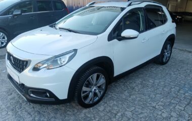 Peugeot 2008 Allure Auto. 4×2 110cv.
