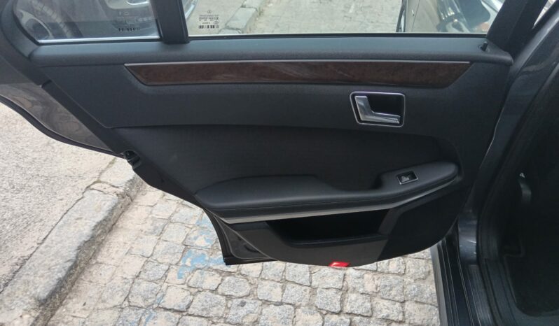 Mercedes clase E Confort 220d 170cv. lleno