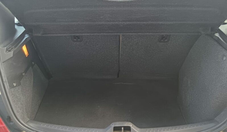 Lancia Ypsilon 95cv Platinum. lleno