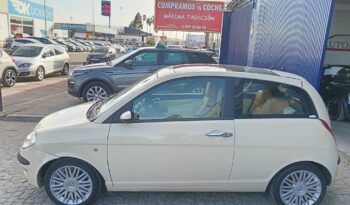 Lancia Ypsilon 95cv Platinum. lleno