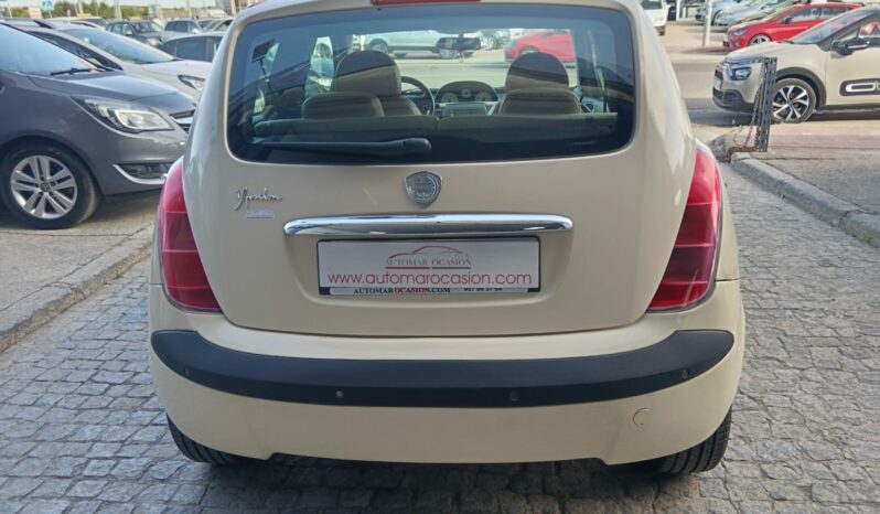 Lancia Ypsilon 95cv Platinum. lleno