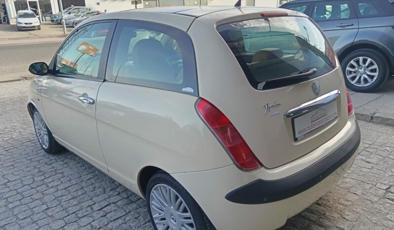 Lancia Ypsilon 95cv Platinum. lleno