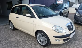 Lancia Ypsilon 95cv Platinum. lleno