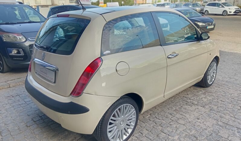 Lancia Ypsilon 95cv Platinum. lleno