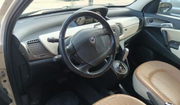 Lancia Ypsilon 95cv Platinum. lleno