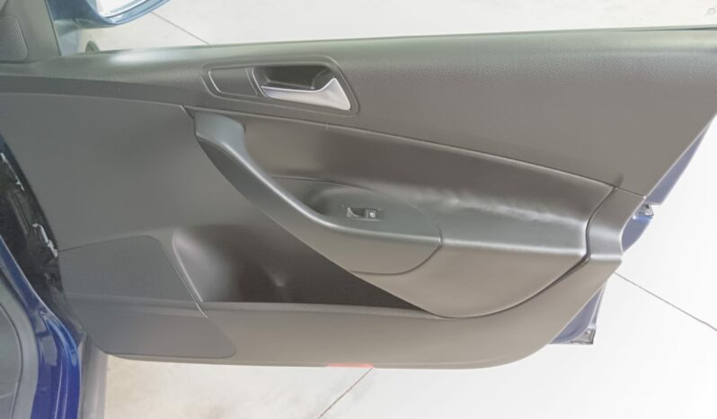 VOLKSWAGEN PASSAT lleno