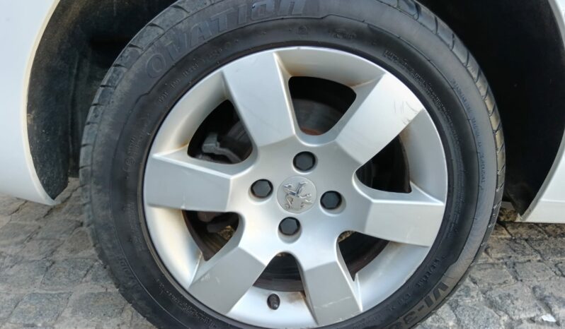 PEUGEOT 5008 7 PL lleno