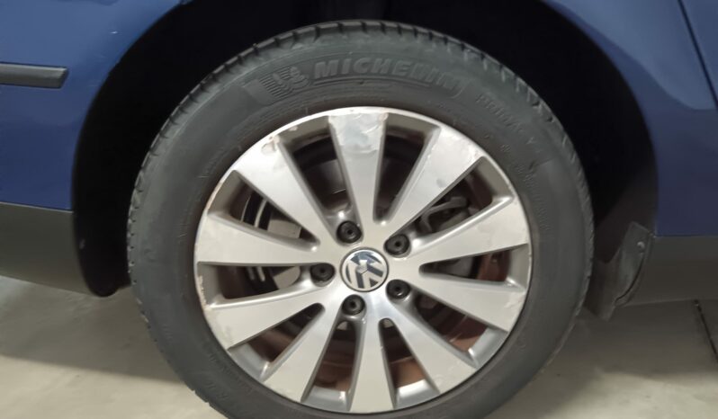 VOLKSWAGEN PASSAT lleno