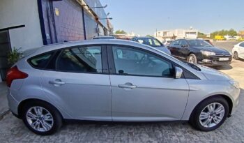 FORD FOCUS TREND lleno
