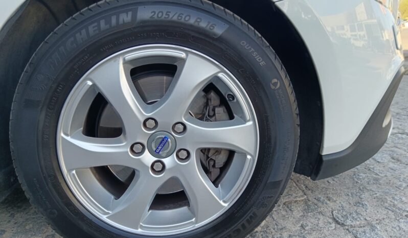 VOLVO V40 D2 CROSS COUNTRY lleno