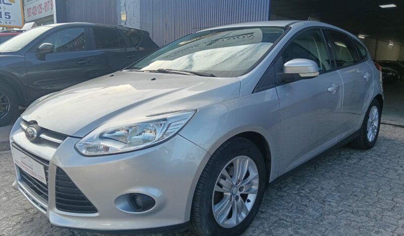 FORD FOCUS TREND lleno