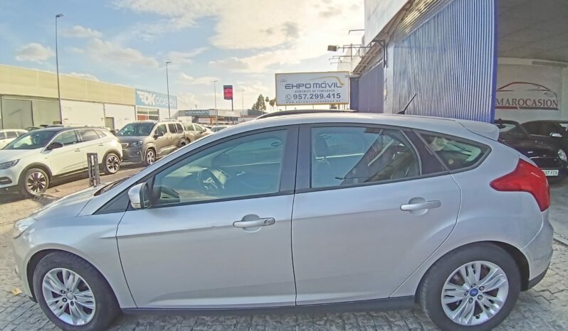 FORD FOCUS TREND lleno