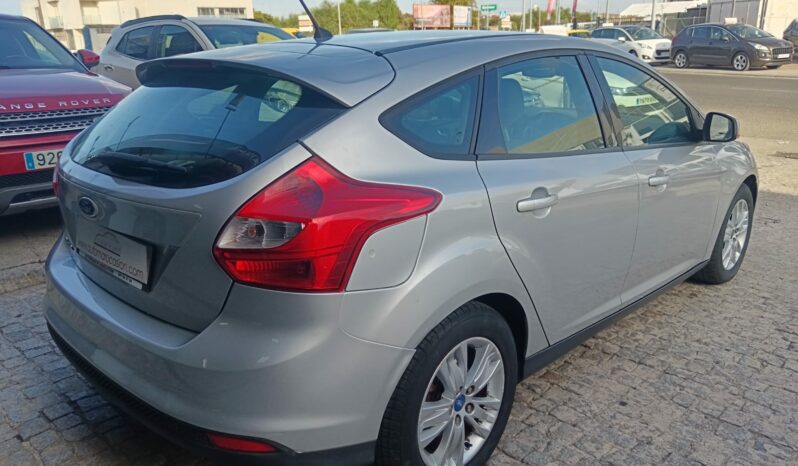 FORD FOCUS TREND lleno