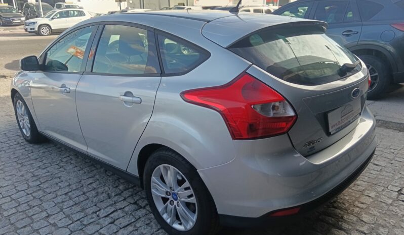 FORD FOCUS TREND lleno