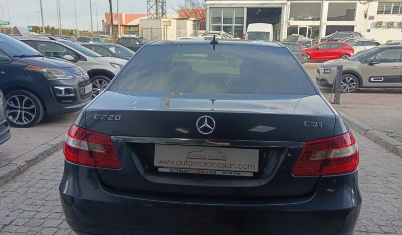 MERCEDES CLASE E CONFORT 220D lleno