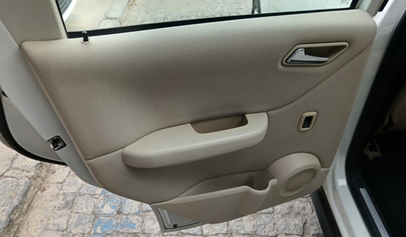 Mercedes A180 Avantgarde Automatico 5p lleno