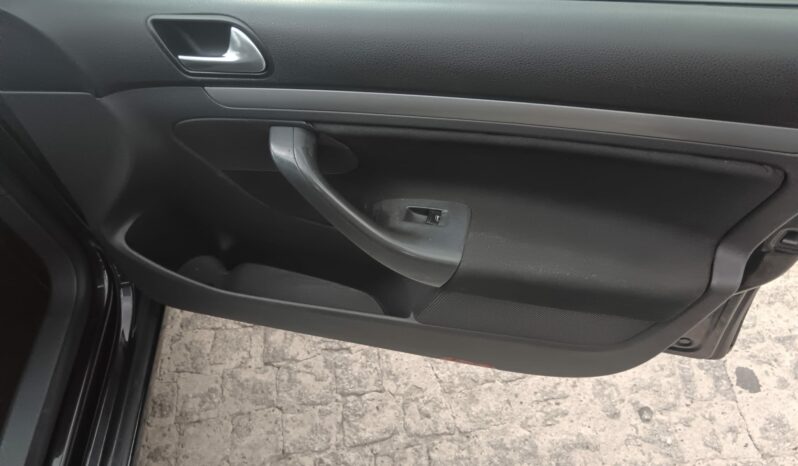 Volkswagen Golf V Highline 5p lleno
